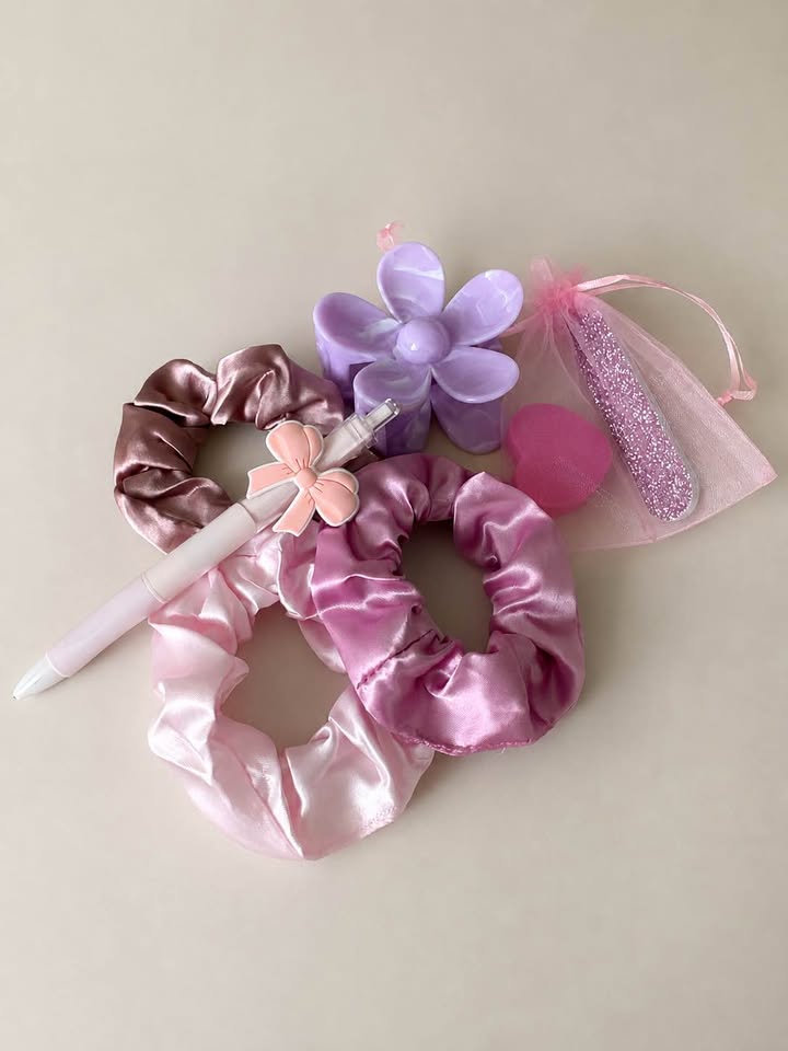 Pack Rosado con Scrunchies y Manicure