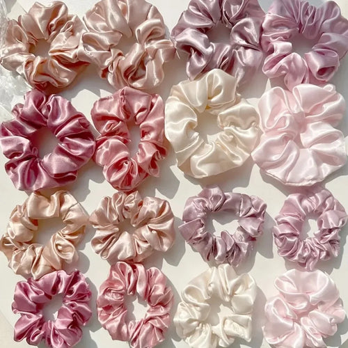 Colección de Scrunchies Satinados – 16 piezas