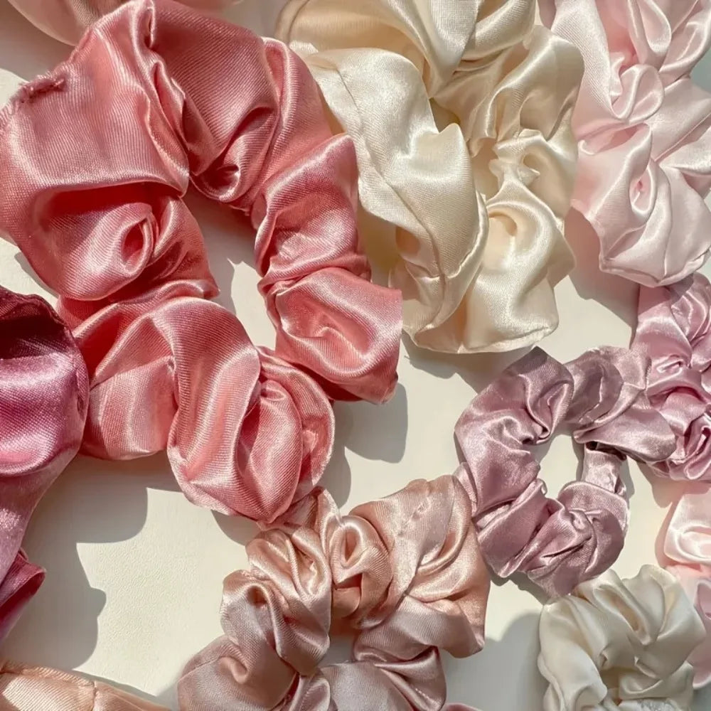Colección de Scrunchies Satinados – 16 piezas