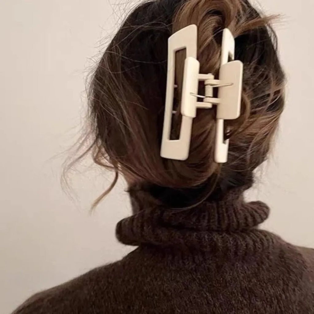 Set de 4 Pinzas Minimalistas | Elegancia para Cada Día 🤍